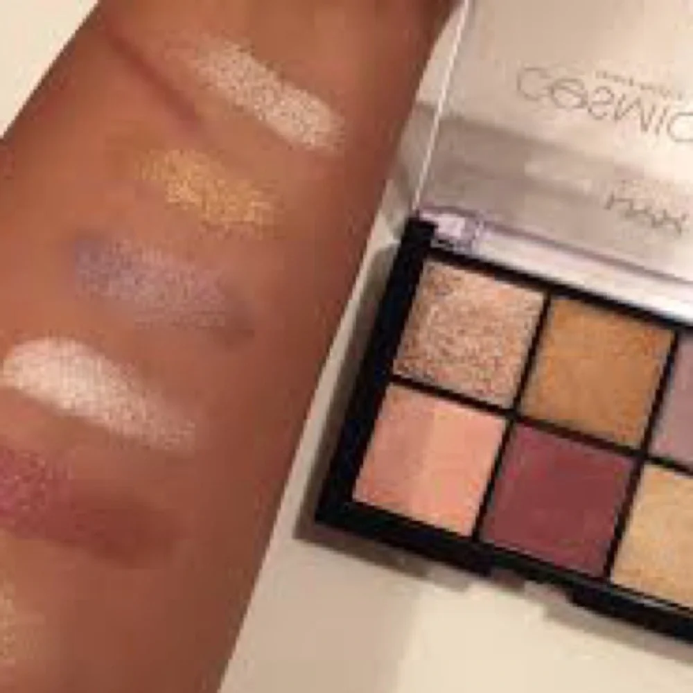 NYX Cosmic Metals Eyeshadow Palette